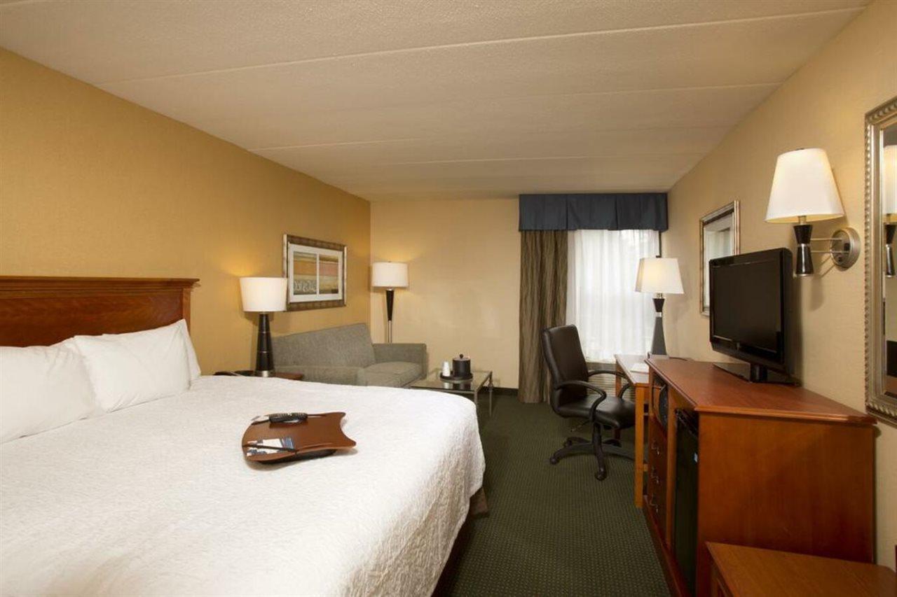 Hampton Inn Alexandria Exteriör bild