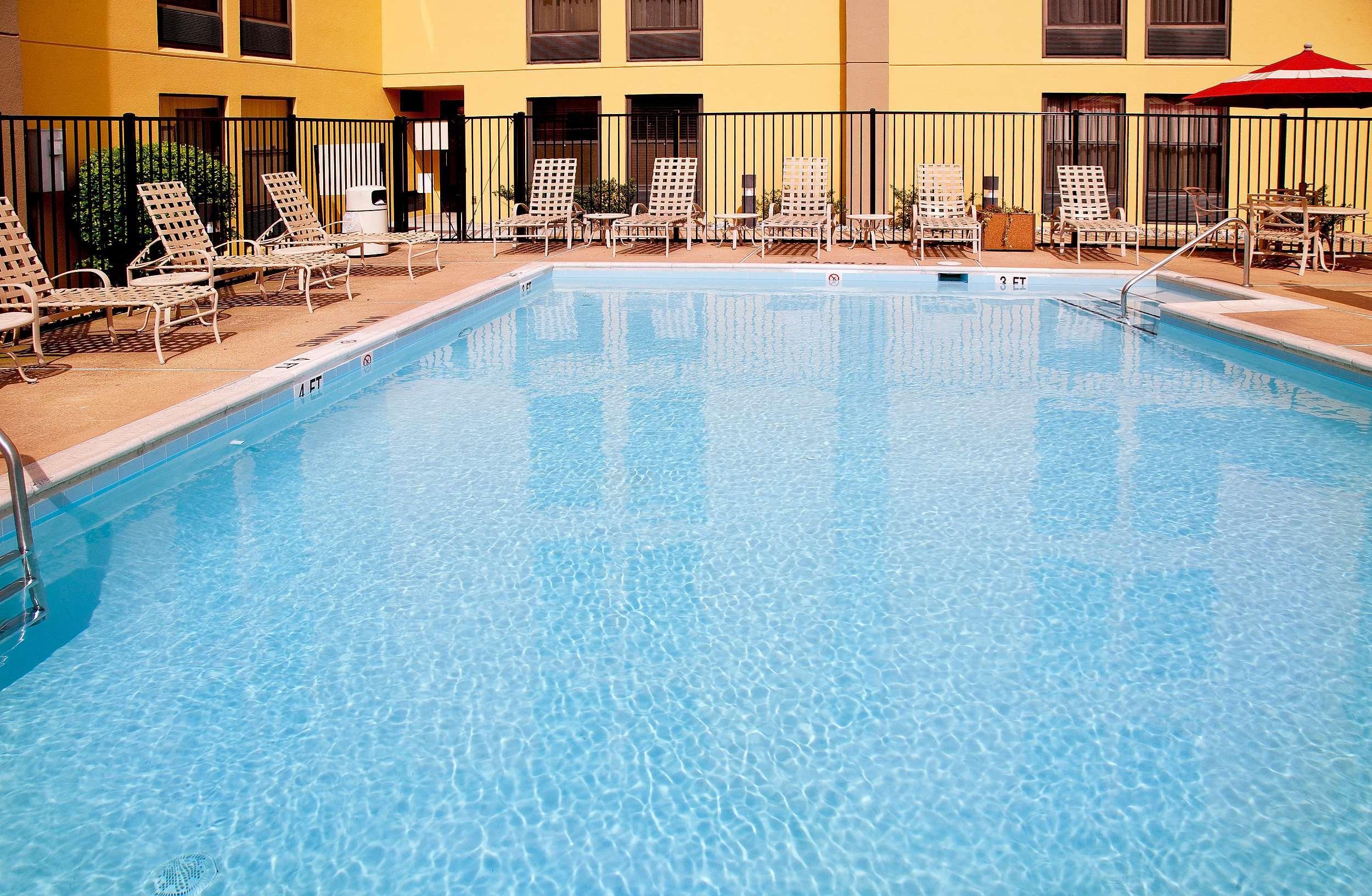 Hampton Inn Alexandria Exteriör bild