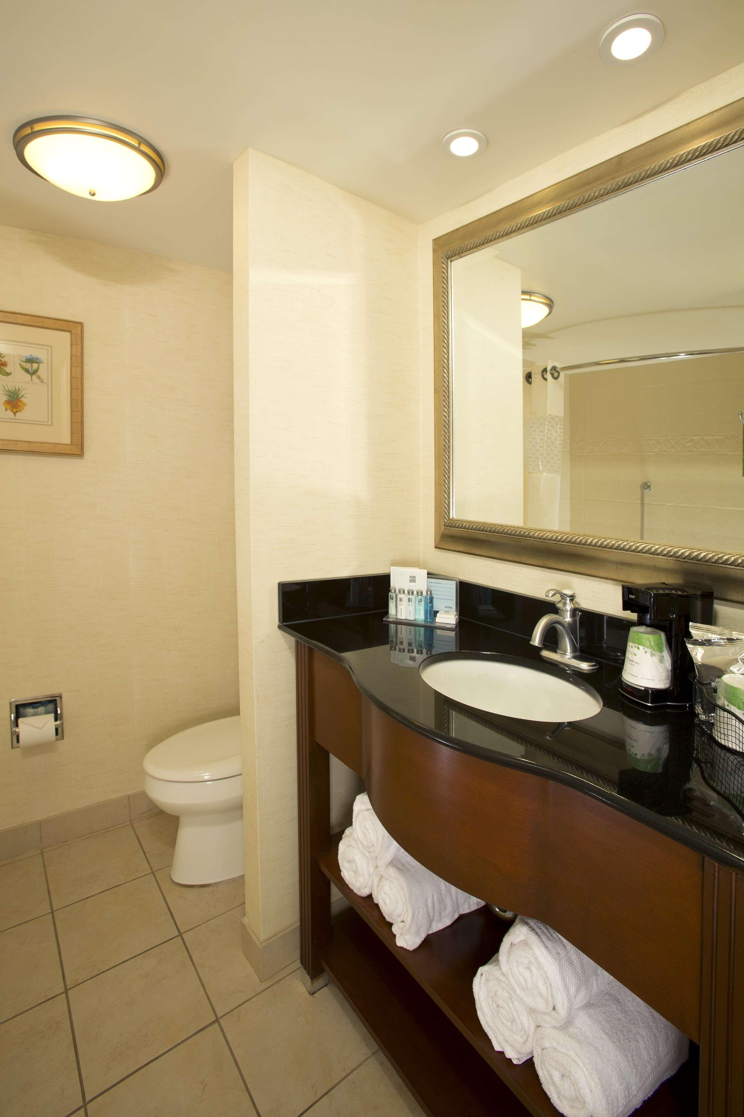 Hampton Inn Alexandria Exteriör bild