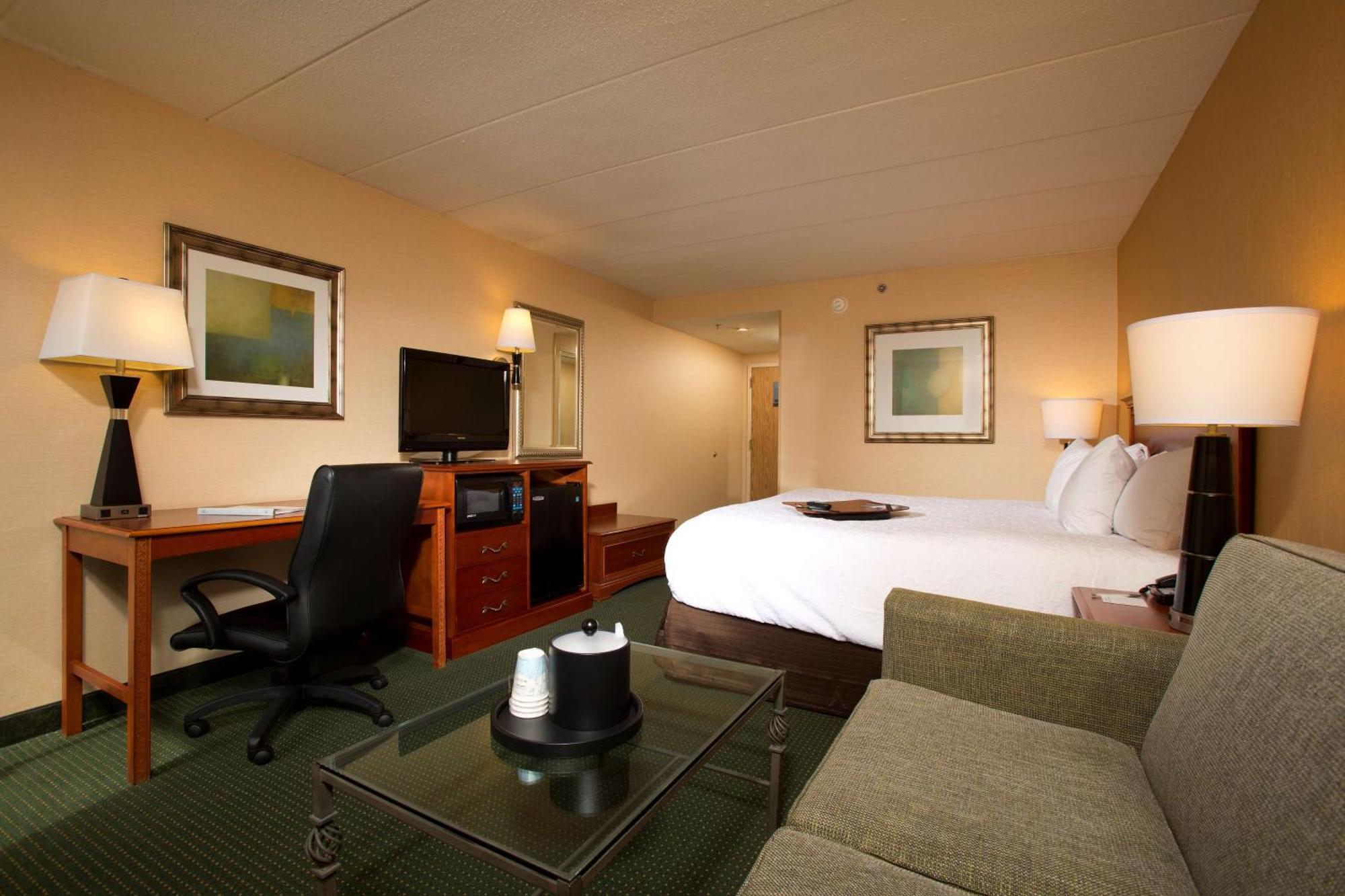 Hampton Inn Alexandria Exteriör bild