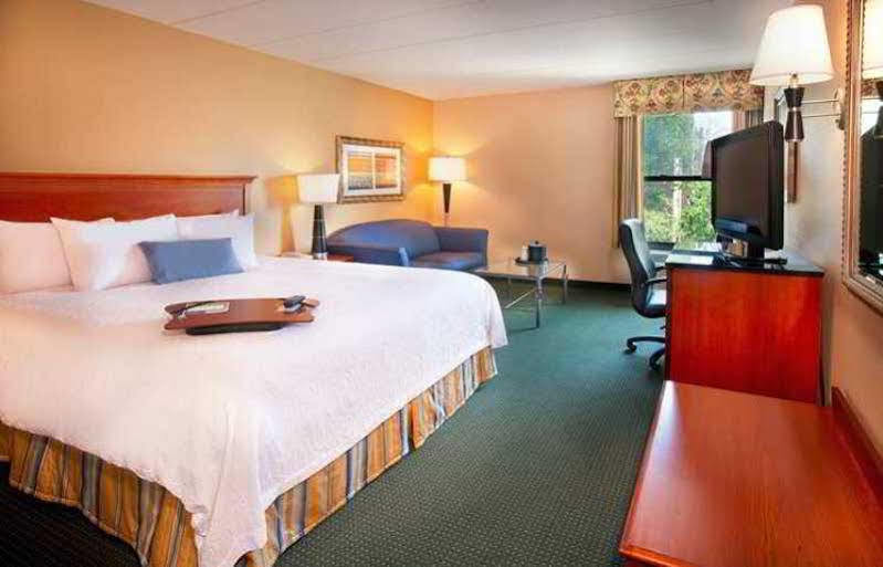 Hampton Inn Alexandria Exteriör bild
